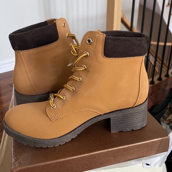 BNWOT Bebe Booties Size 7.5 - Picture 3 of 3